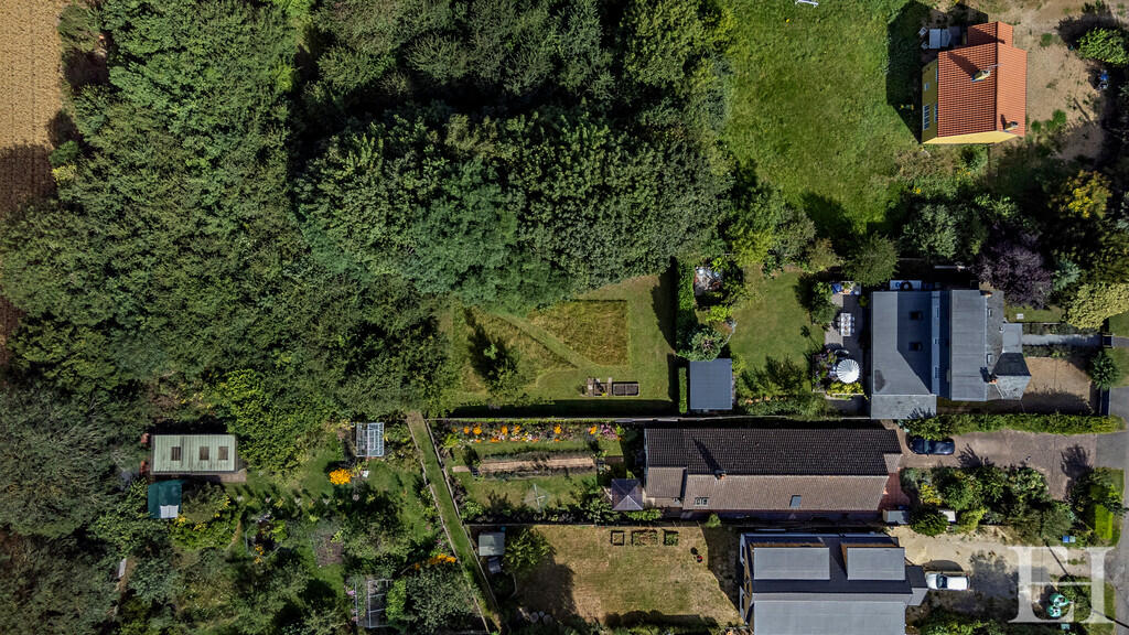 8614767-exteriorW...
