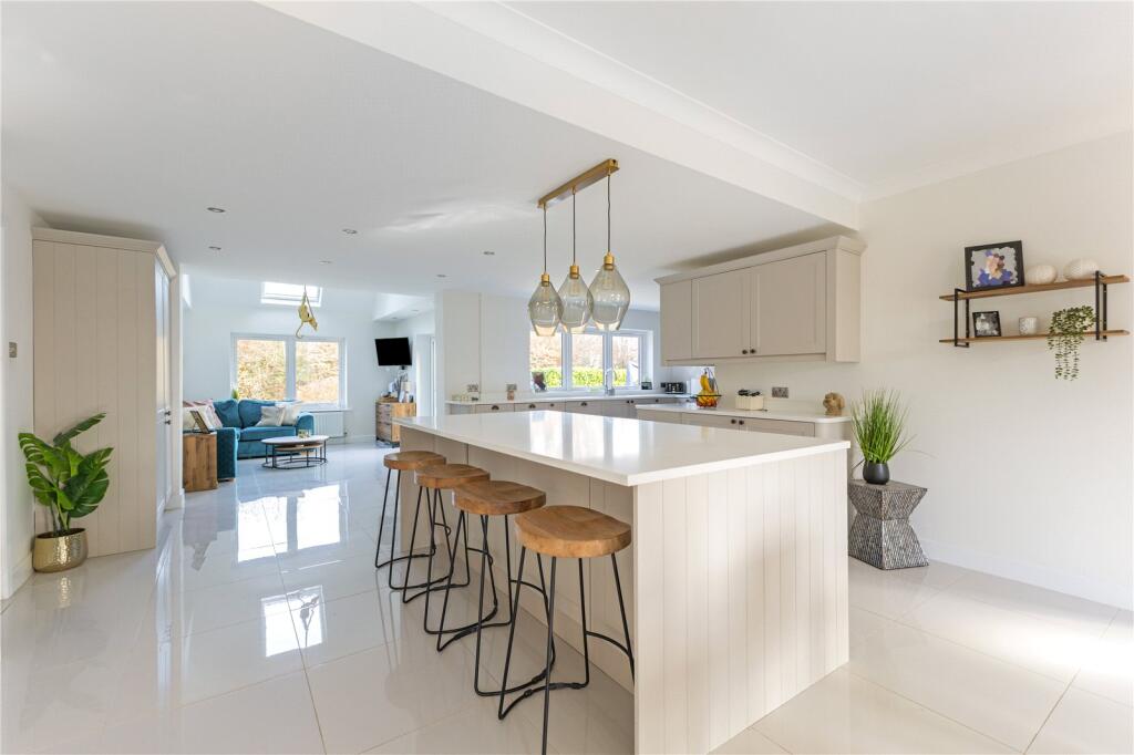 Kitchen/ Breakfast