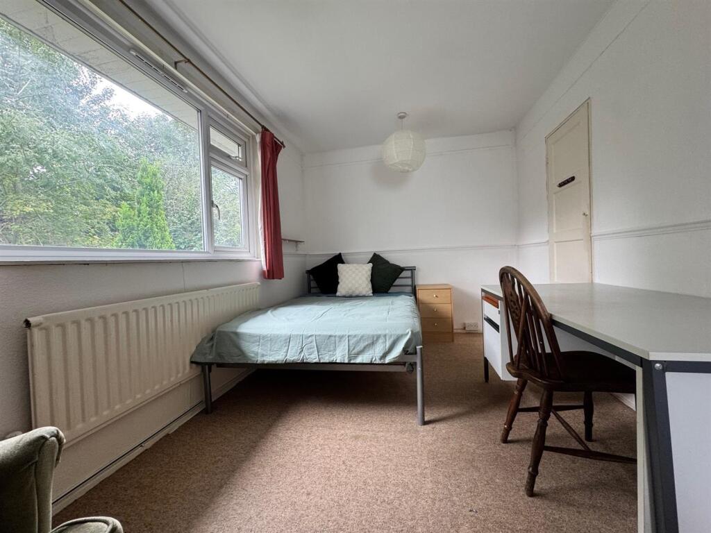 Room 4.jpg