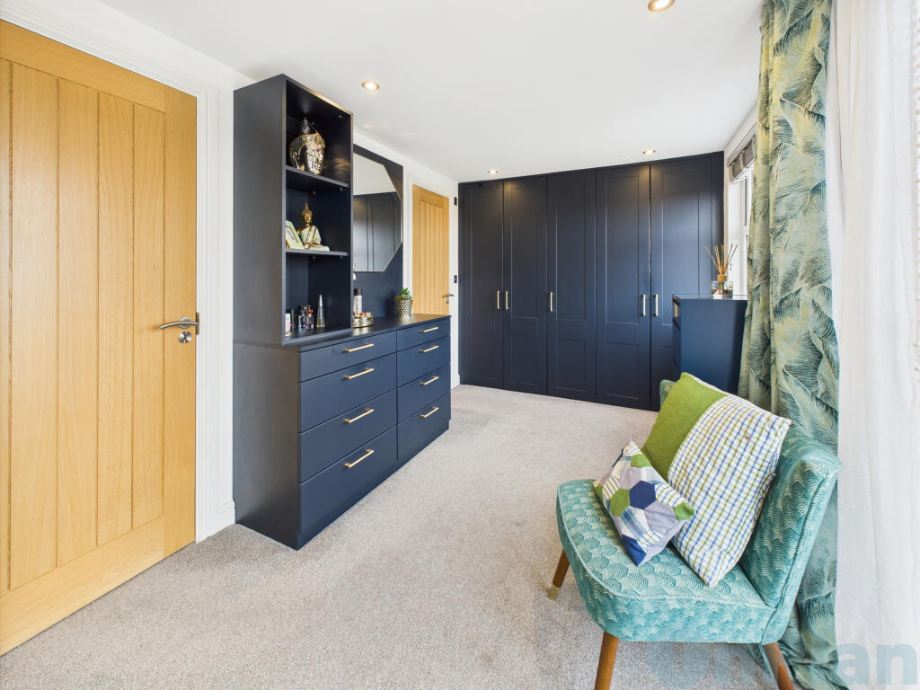 CAM04024G0-PR0029-STILL016