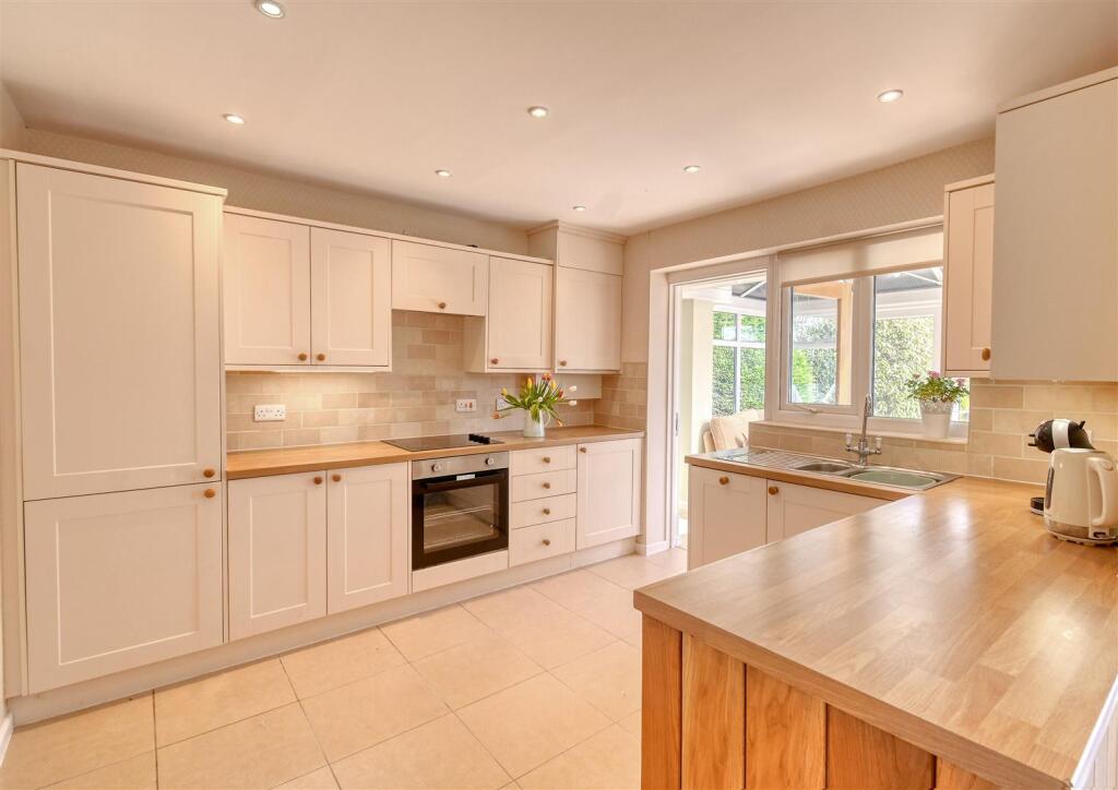 13 Claremont Drive-16.jpg