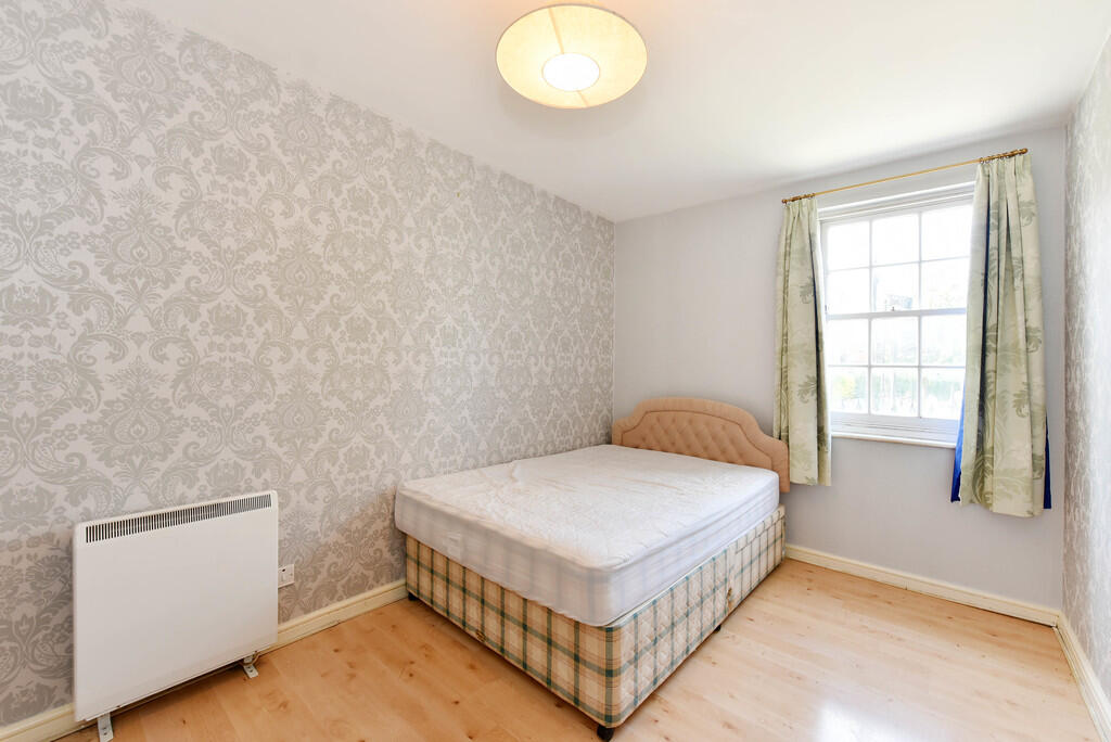 3 pickering close...