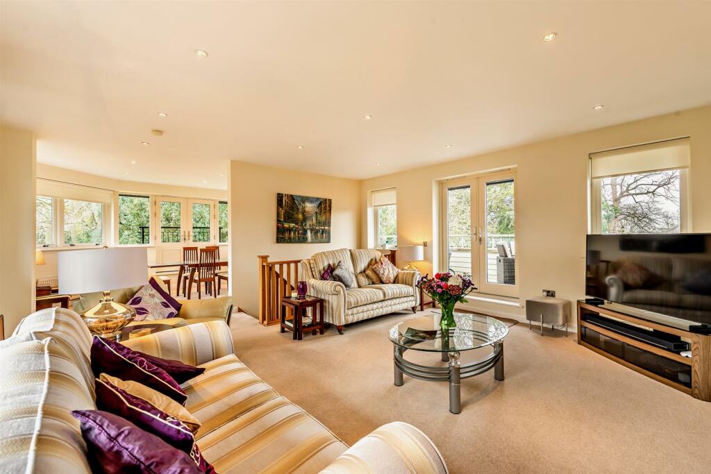 8580738-interior17v2-800.jpg