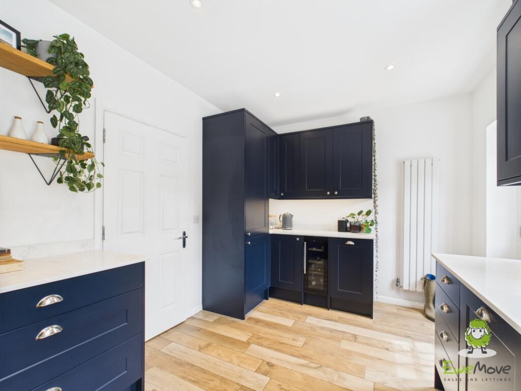 EweMove Basingstoke Estate Agents 21 Gaiger Avenue