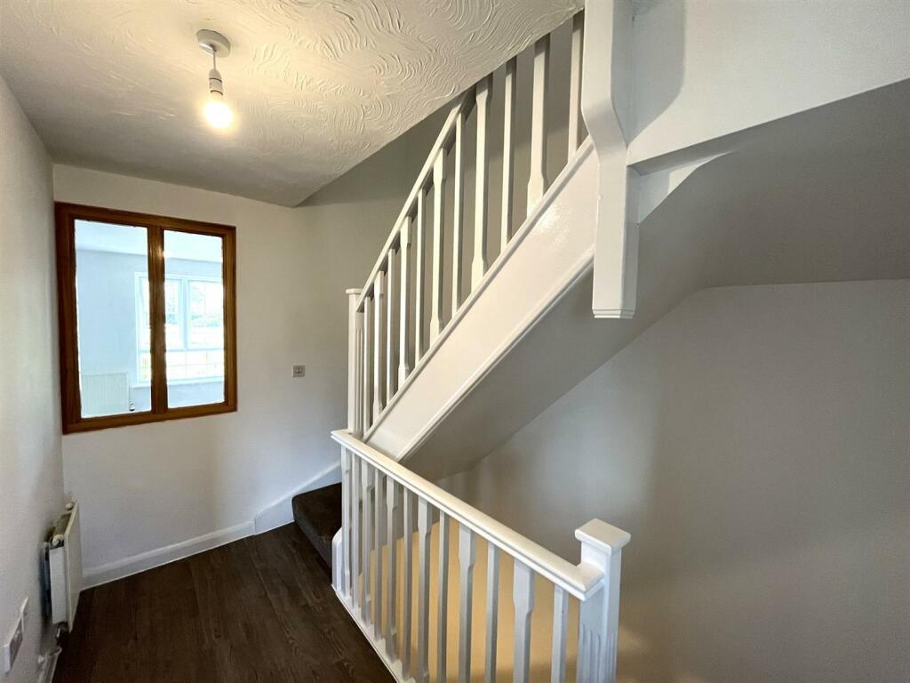 Rodyard Way, Parkside First floor hallway