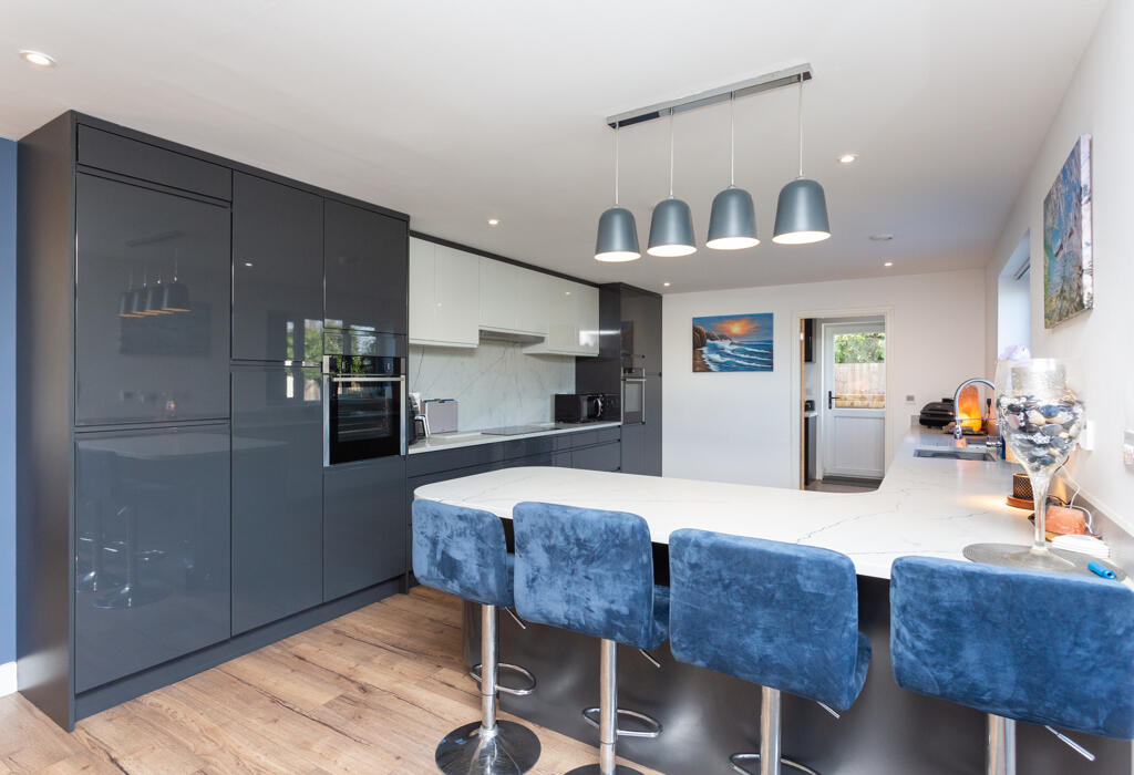 Kitchen (Open plan kitchen family room )