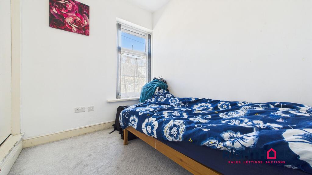 Landing - Occasional room/Office Area