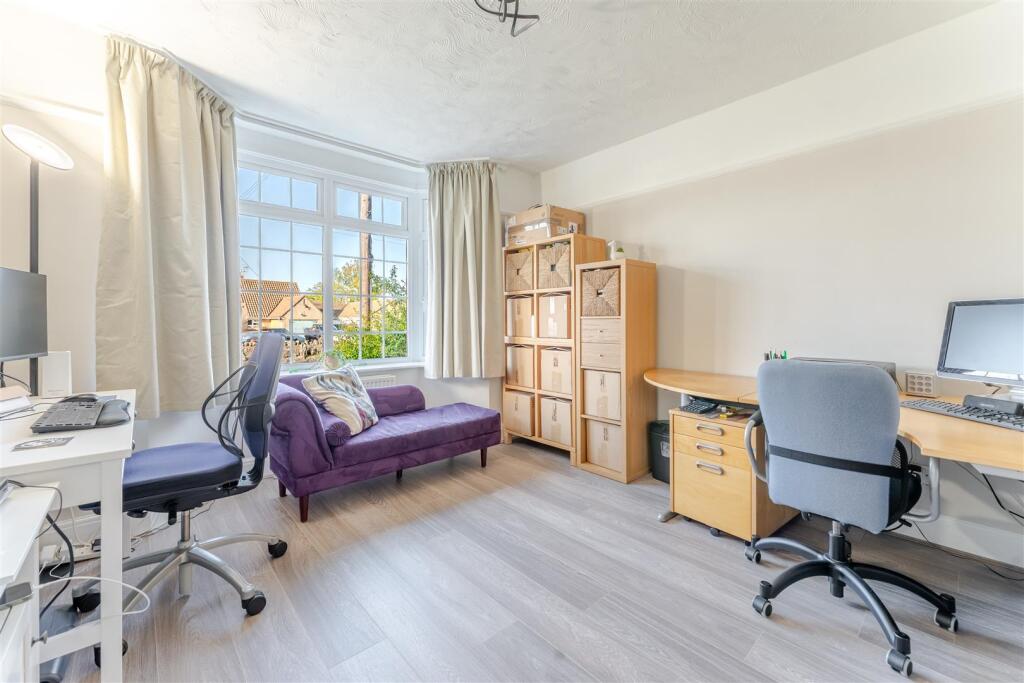 28 Bishops Road, BS49 4NG 2.jpg