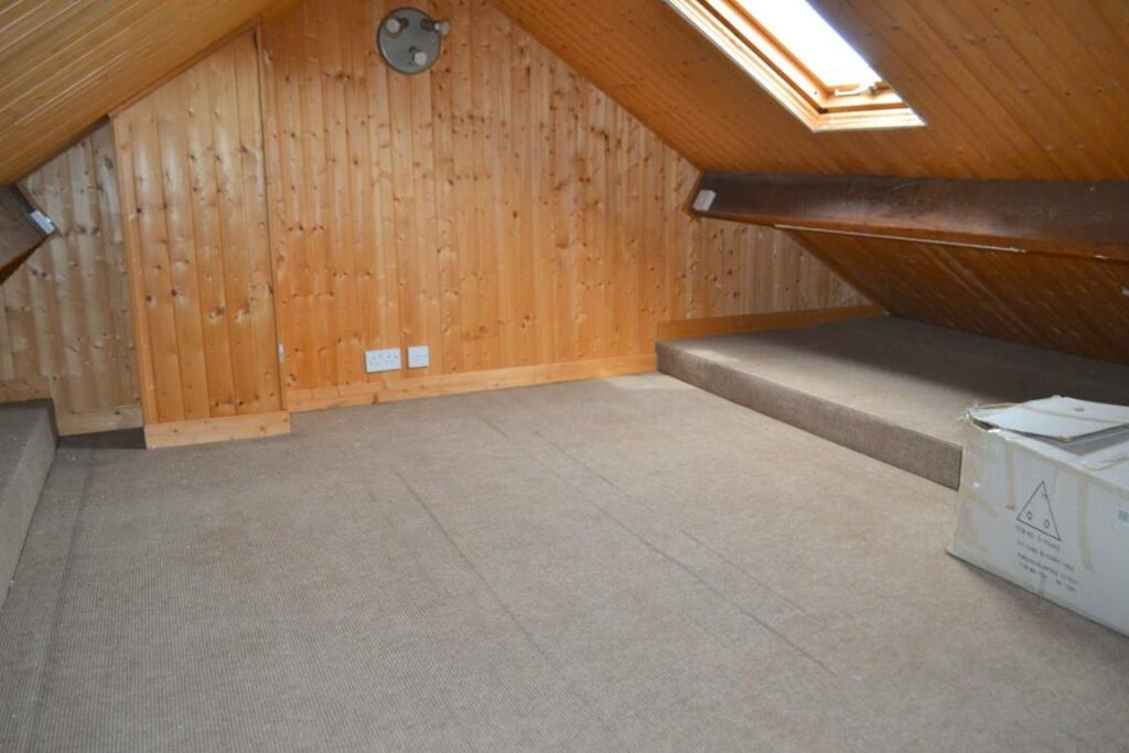 Loft Room (Medium).JPG