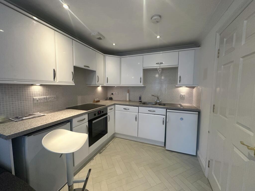 6BDDC3DA-FEAB-45DD-A9B7-833823B42E49