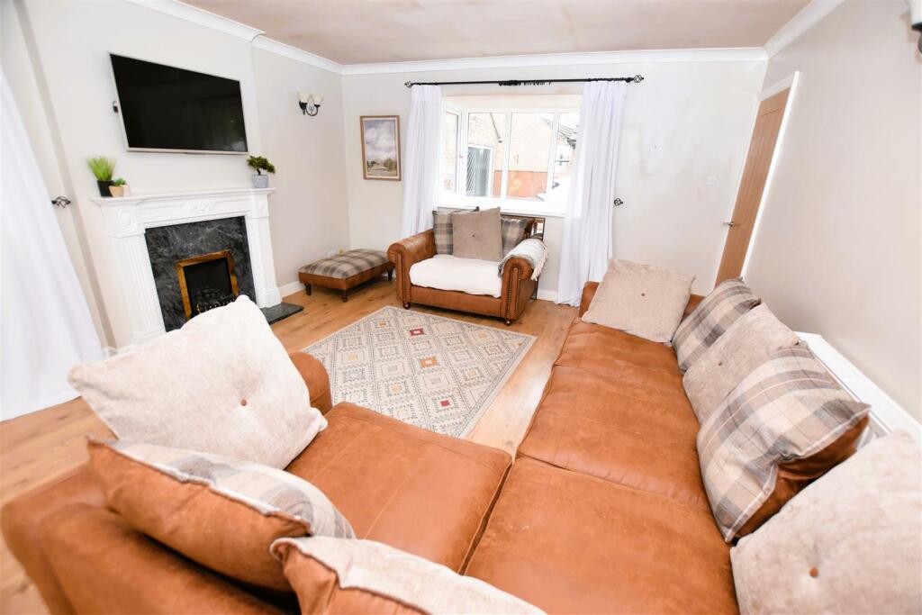 Lounge Area.JPG