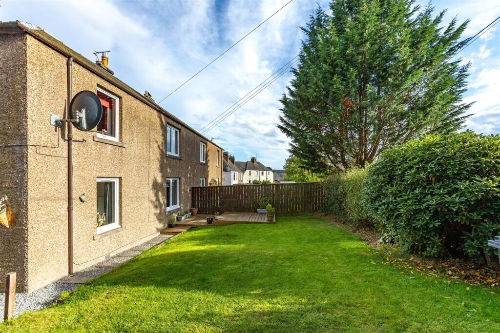 16 Eildon Terrace Outsides 08.JPG