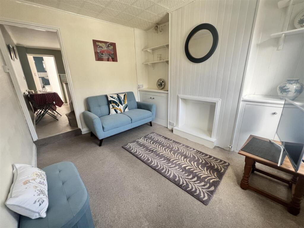 Living Room.jpg