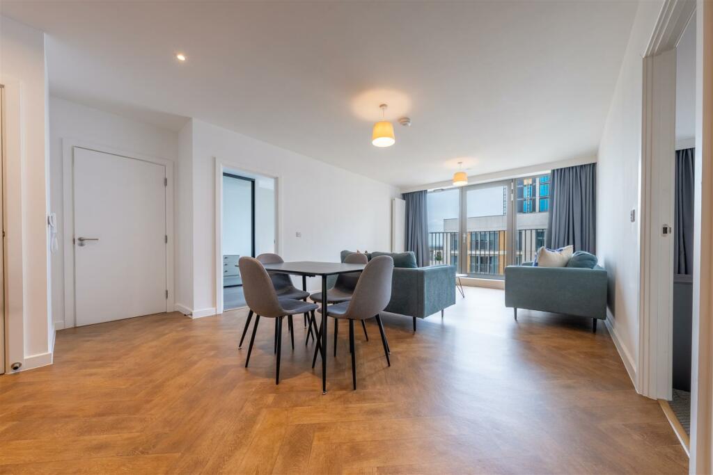 Flat 1-10.jpg