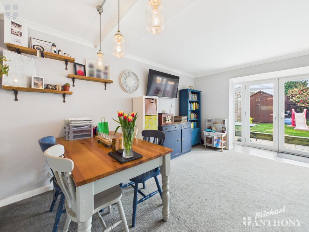 CAM03852G0-PR0248-STILL004