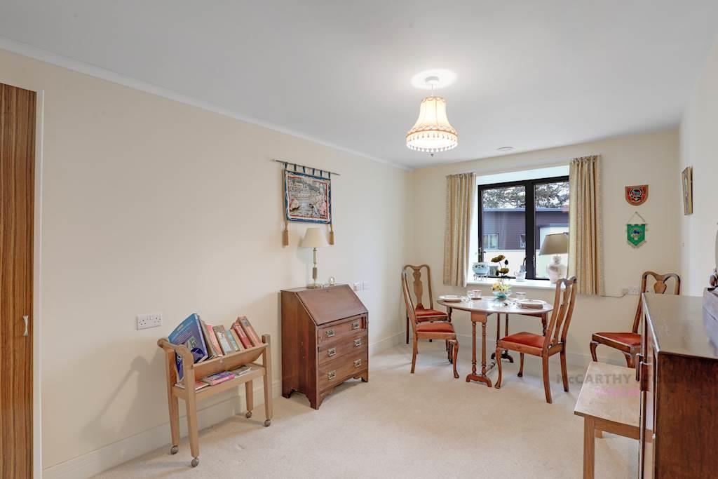 08-f922CT_MCS_Flat 40 Jenner Court_29-small.jpg
