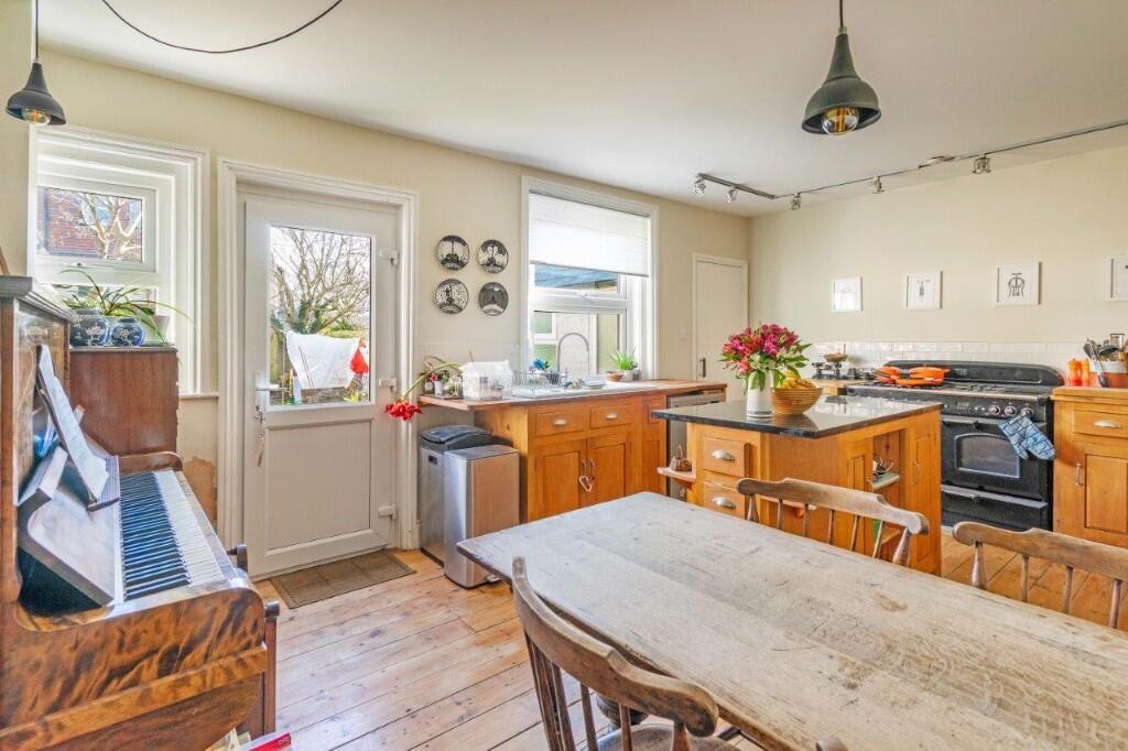 Kitchen/Dining Rm