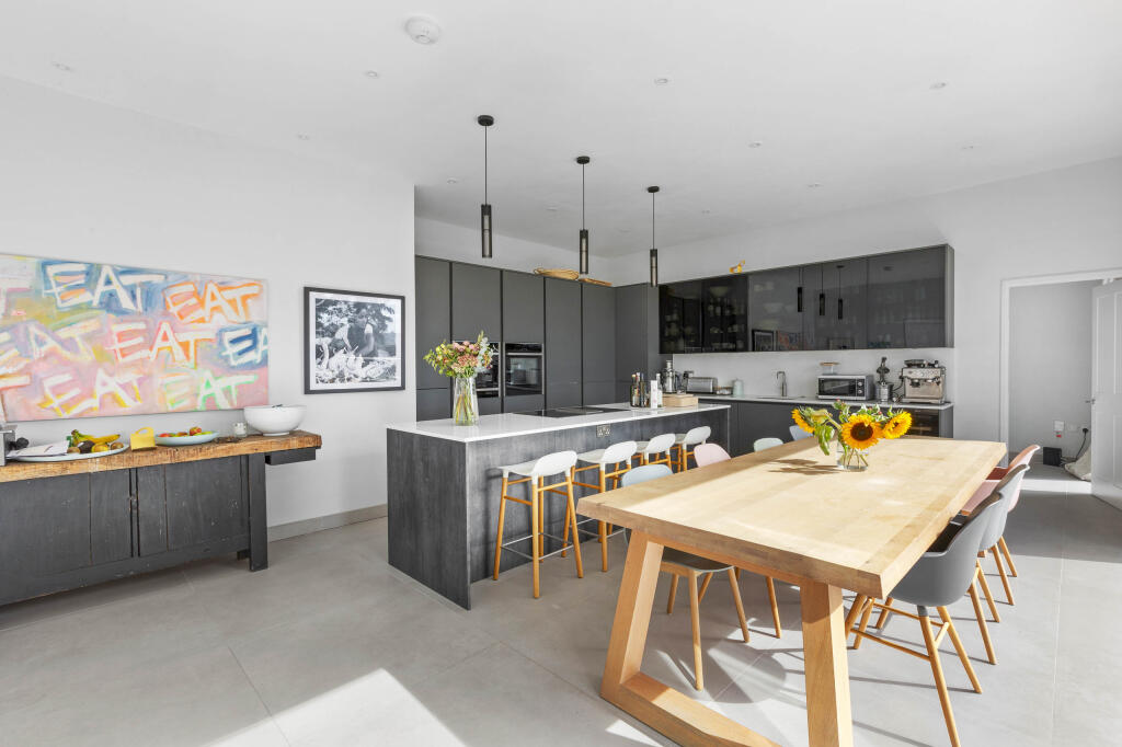 Hill View House, 2a Hillside Road, SL7 3JY (LOW RE