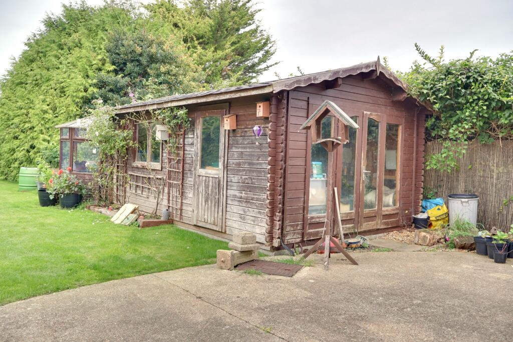 SUMMER HOUSE