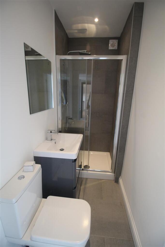 ensuite.jpg