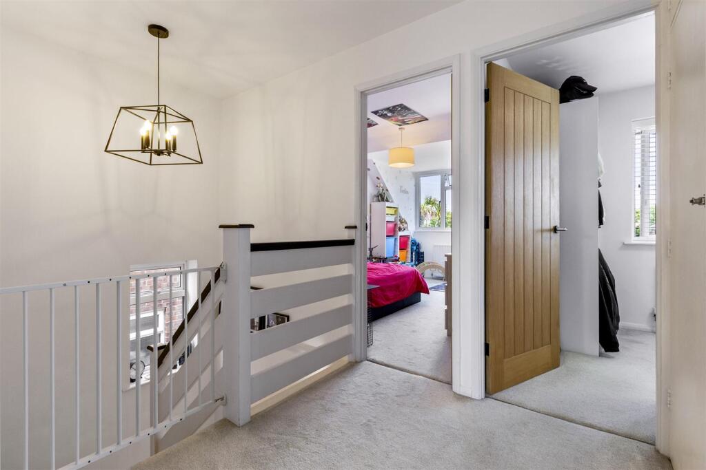 Wellend Road, 29-010.JPG