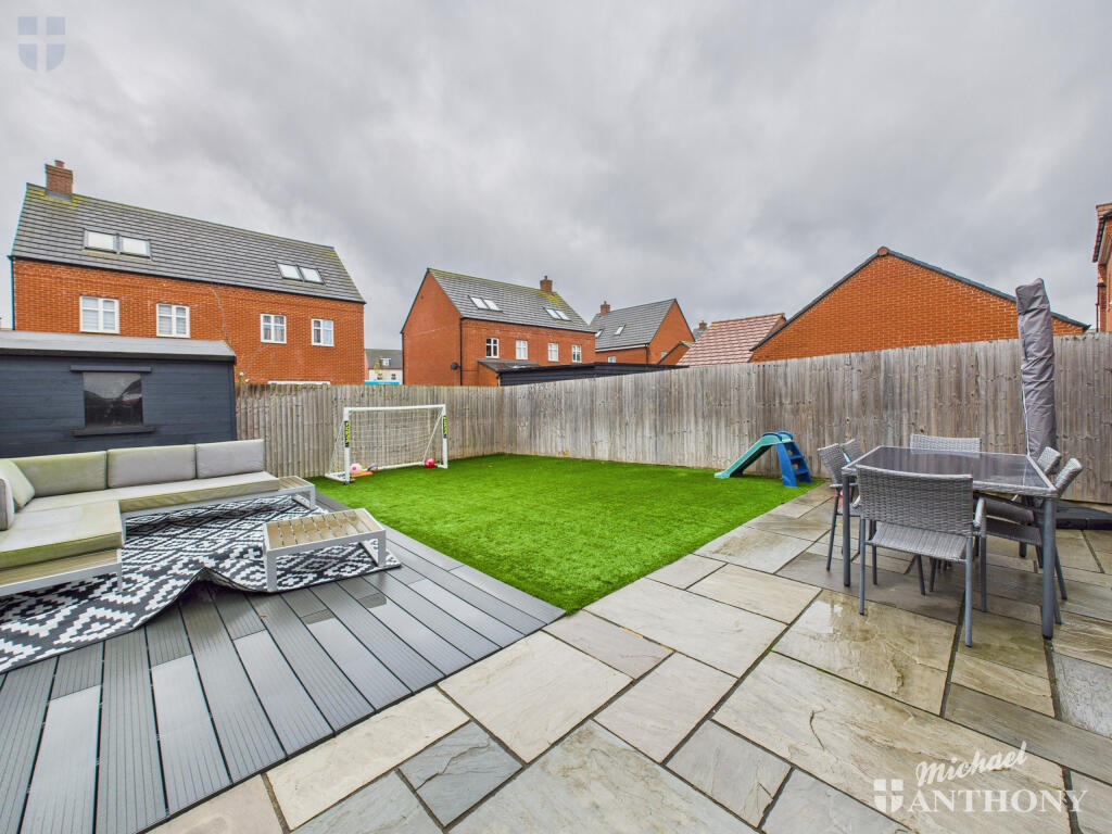 CAM03852G0-PR0479-STILL015