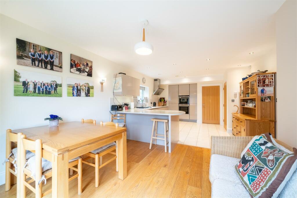Kitchen-4.jpg
