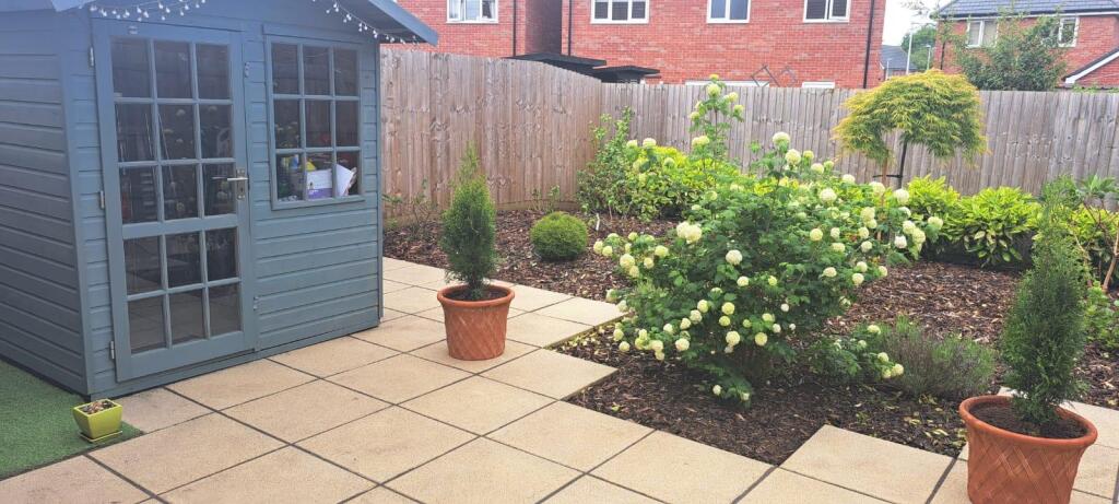 Patio &amp; Herbaceous Garden