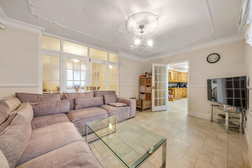 Reception room 