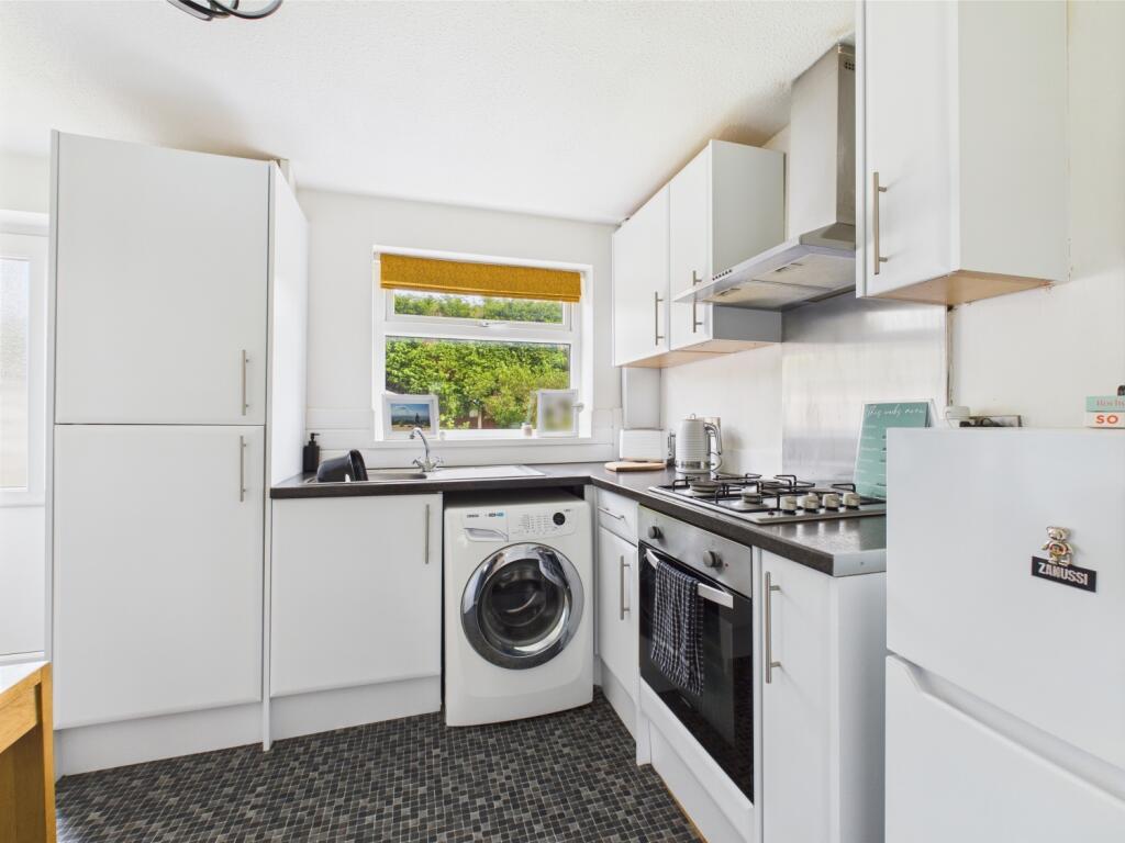 CAM03729G0-PR0037-STILL008