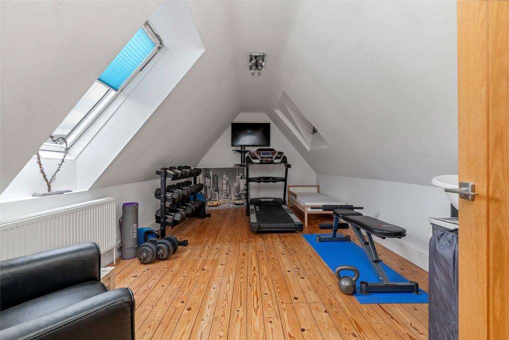 Bedroom/Gym