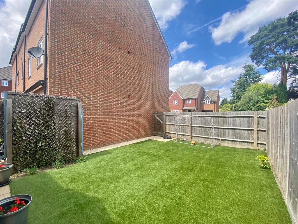 Garden (v).jpg