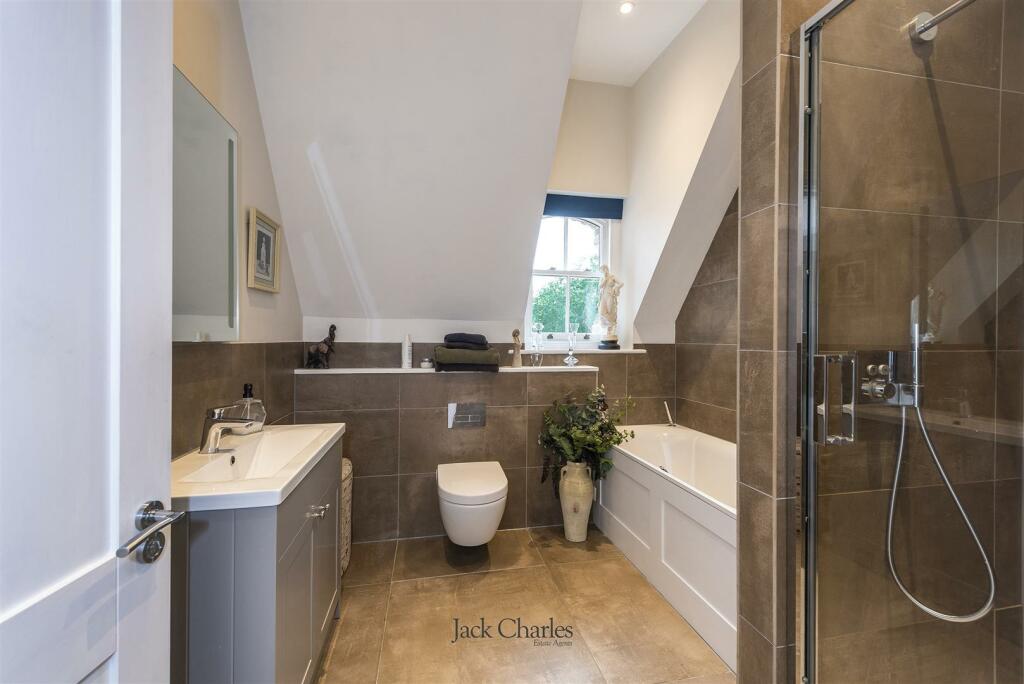 13 Lillesden House, TN18 4QG 025.jpg