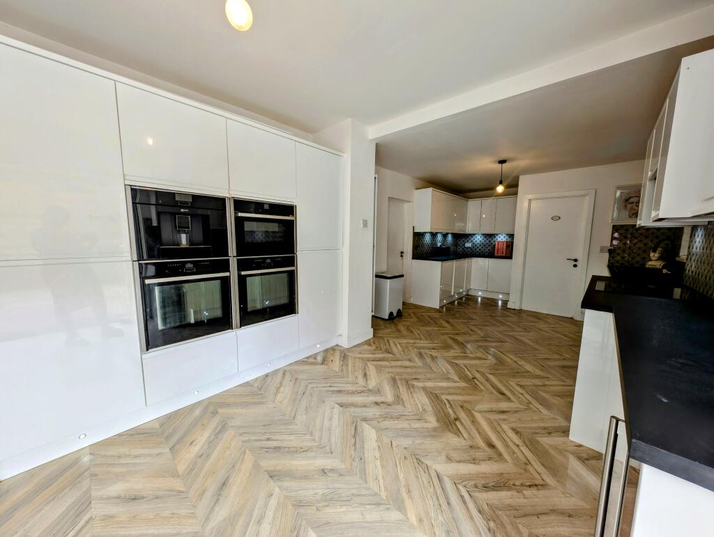 Kitchen diner