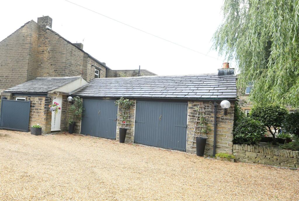GARAGES