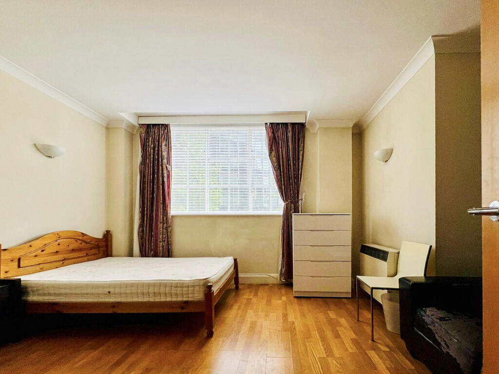 Bedroom 1 photo 2...