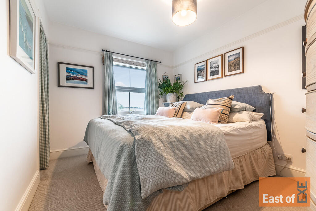 5 Cott Park - Web...