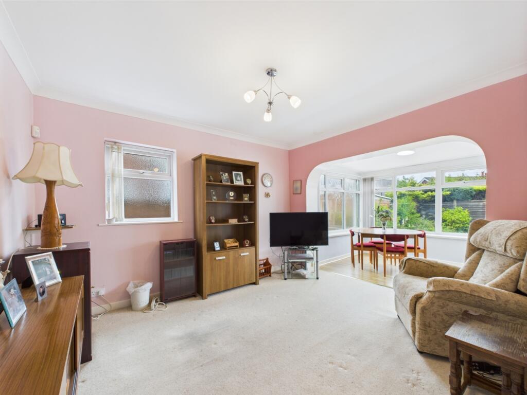 CAM02386G0-PR0131-STILL007