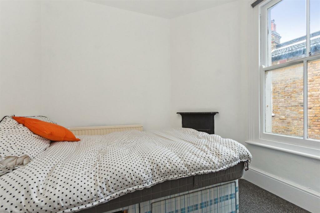 51a Tunley Road SW17 7QH bedroom 1.jpg