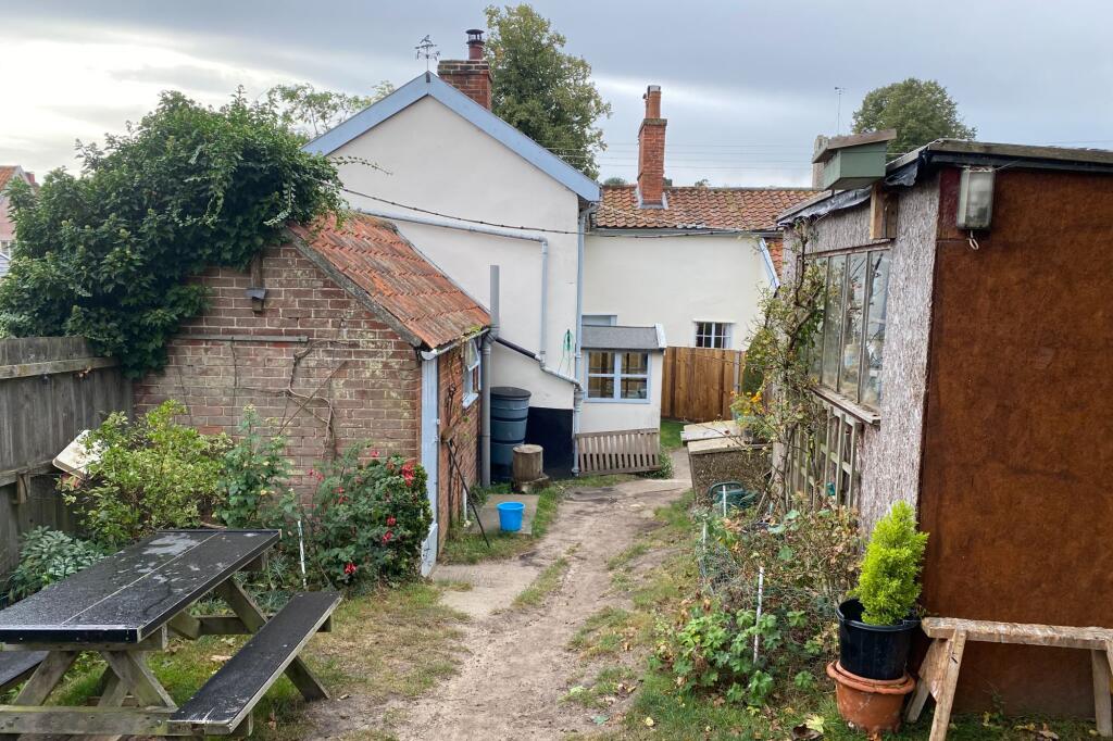 2 Assembly Villas, Hackney Road, Peasenhall, Suffolk, IP17 2HW