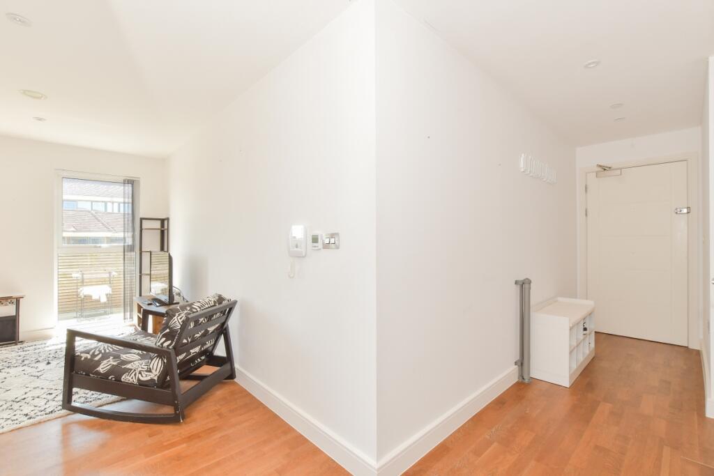 901gzhqm - hallwa...