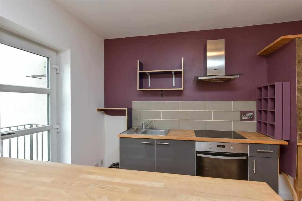 Kitchen/ Lounge