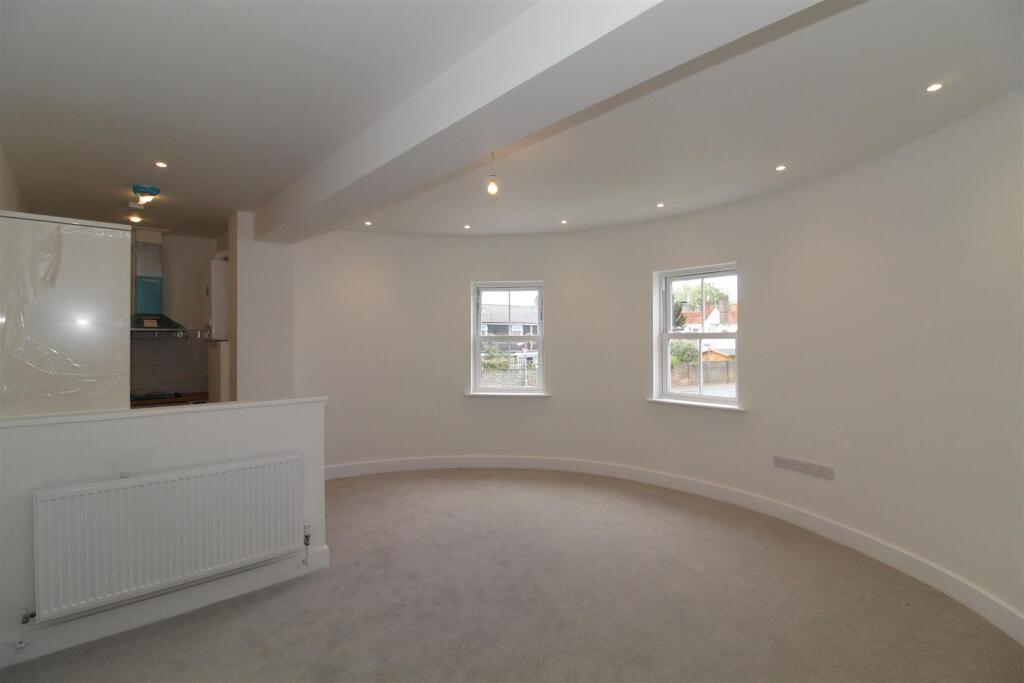 Lounge / Open Planned Kitchen Area