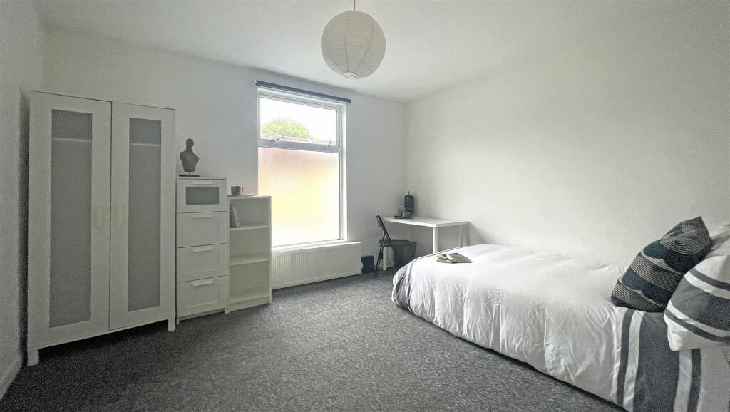 7-margate-road-5-bed-student-house-portsmouthM (2)