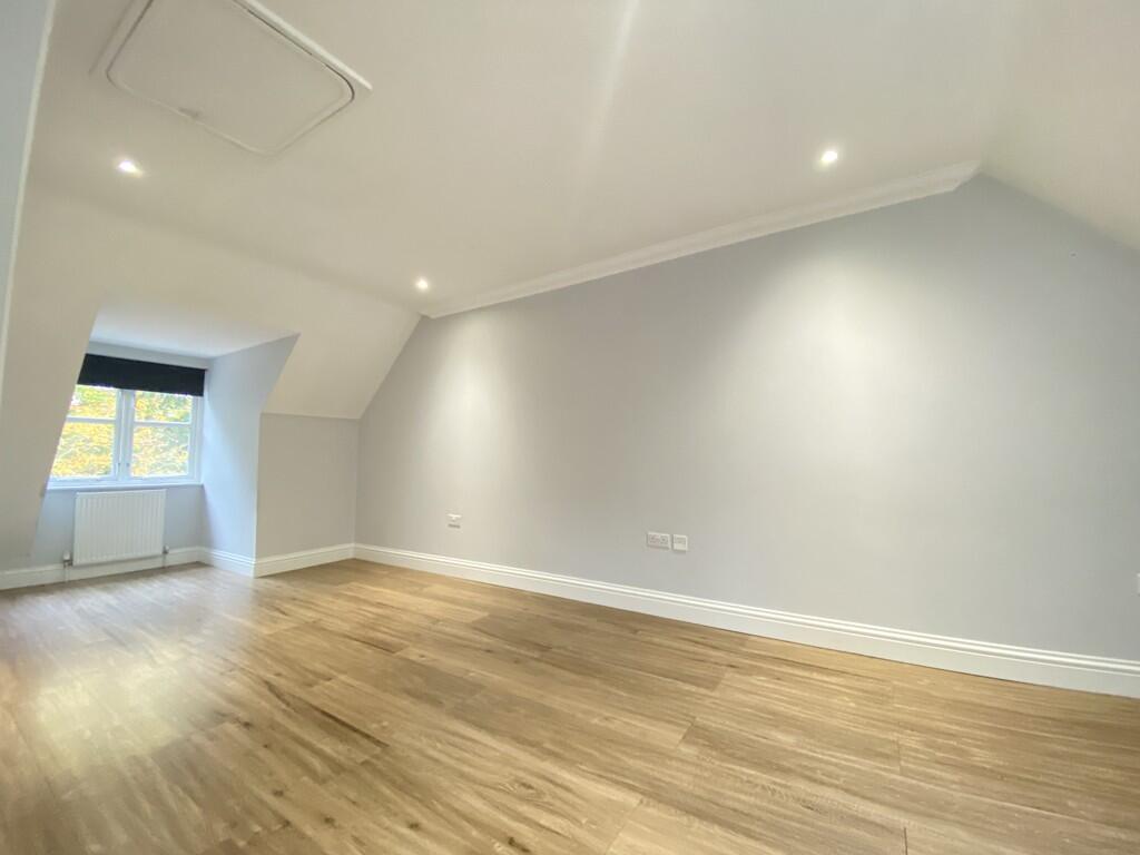 Prinicipal bedroo...