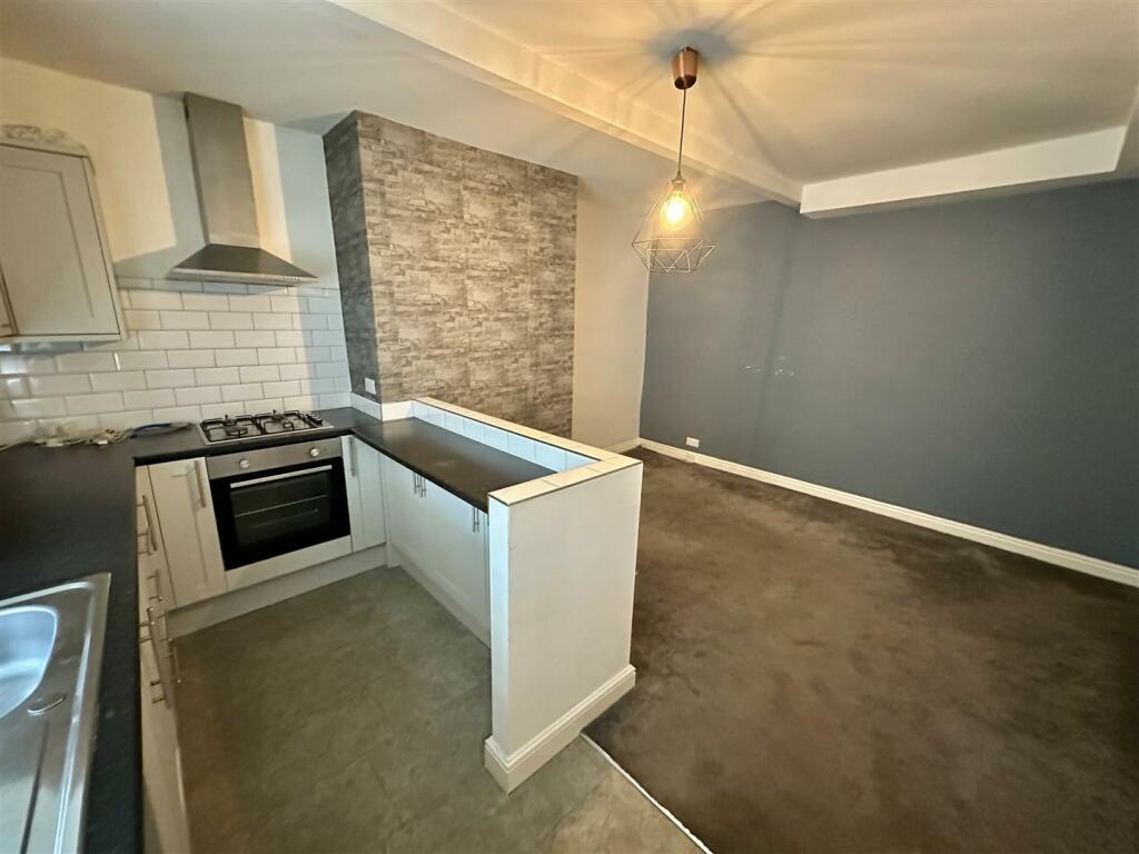 Bramleys Estate Agents - Hollinbank Lane - Heckmon
