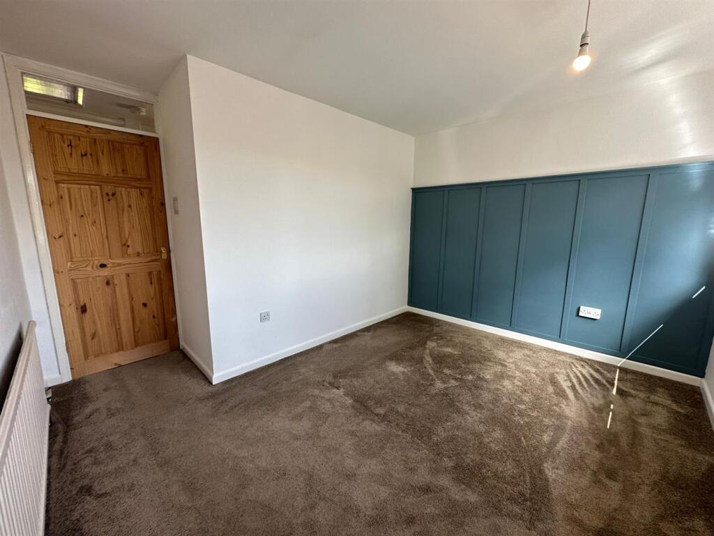 BEDROOM 1 (FRONT)