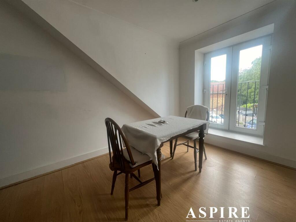 Flat 5 Jacobs Court41002.jpg