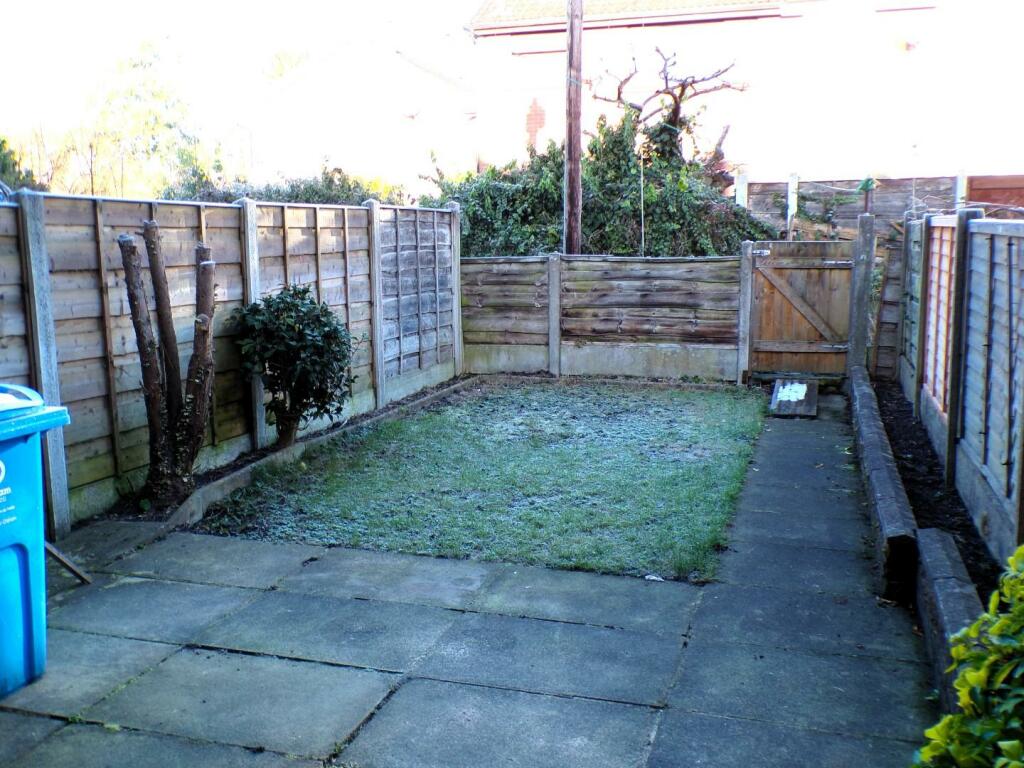 OldRd131gdn1.JPG