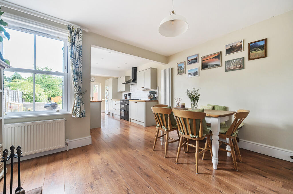 1303627-12-683da4...